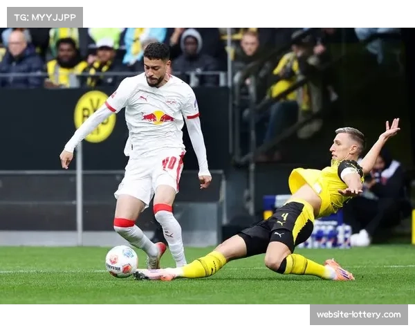 多特蒙德半场0-2落后莱比锡，352阵型防守漏洞频出